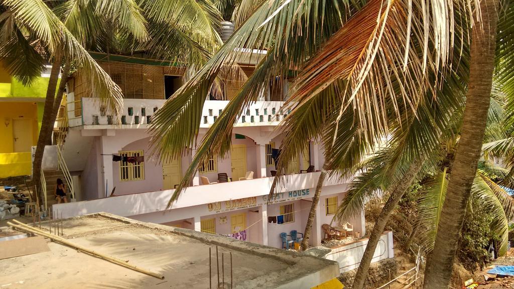 Guest house Hotel Om Ganesh 2*